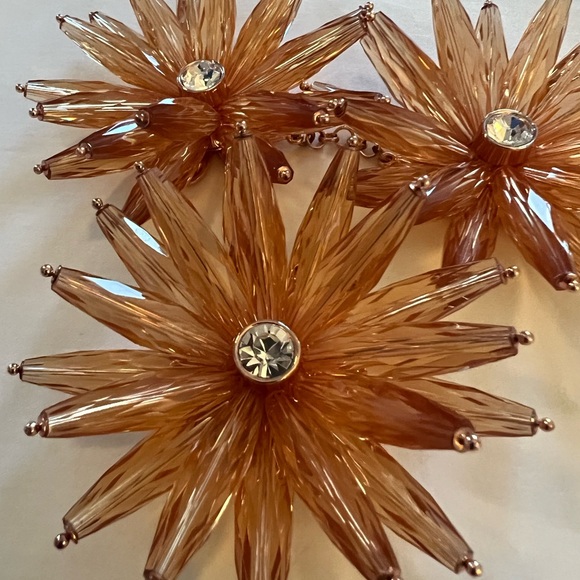 Ted Baker floral statement necklace - Picture 2 of 5